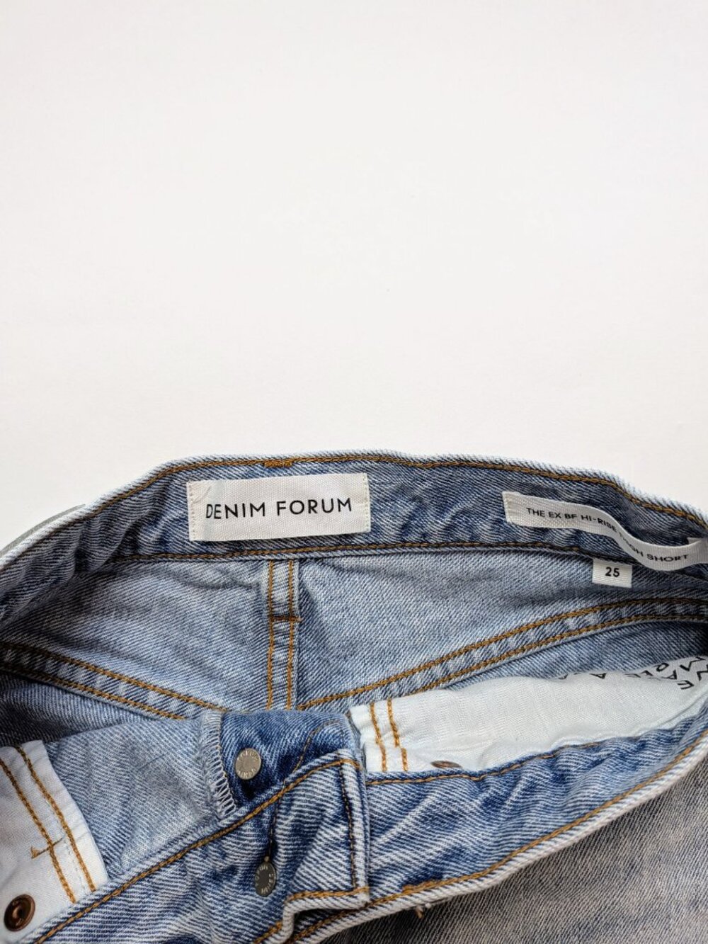 Aritzia Denim Forum The Ex-Boyfriend High Rise Denim Shorts Size 25 - Picture 2 of 8